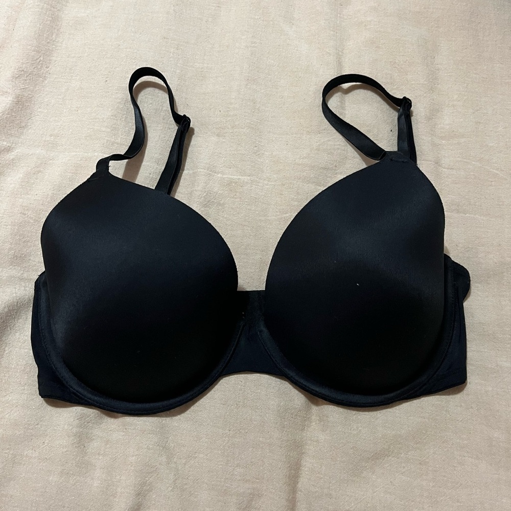 Black Victoria’s Secret T-shirt bra